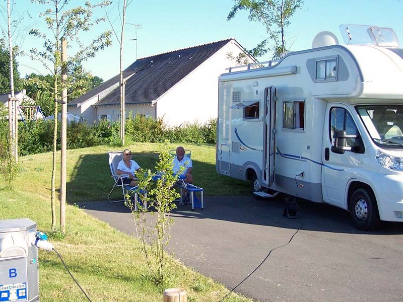 Aire de services du lac Mousseau - Stationnement camping-car à Avoine.