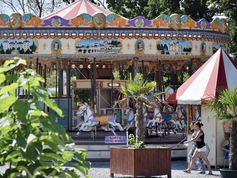 A bord du carrousel - Family park, Sorigny.