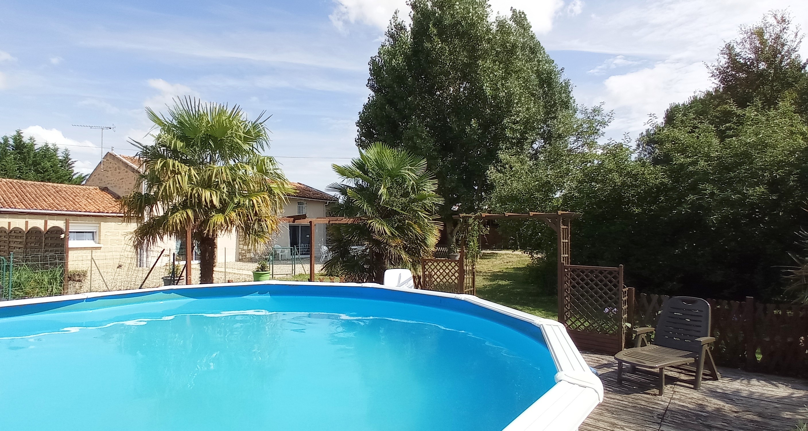 Piscine et jardin