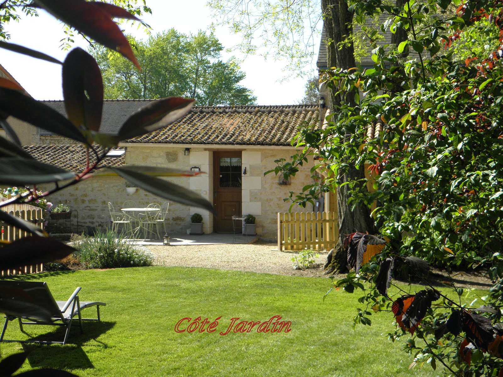 Extérieur du gîte Côté Jardin