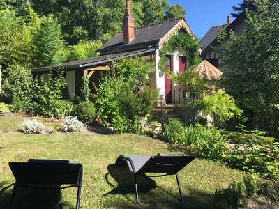 Chambre d'hôtes "Le Bois du Pedillou" depuis le jardin privatif