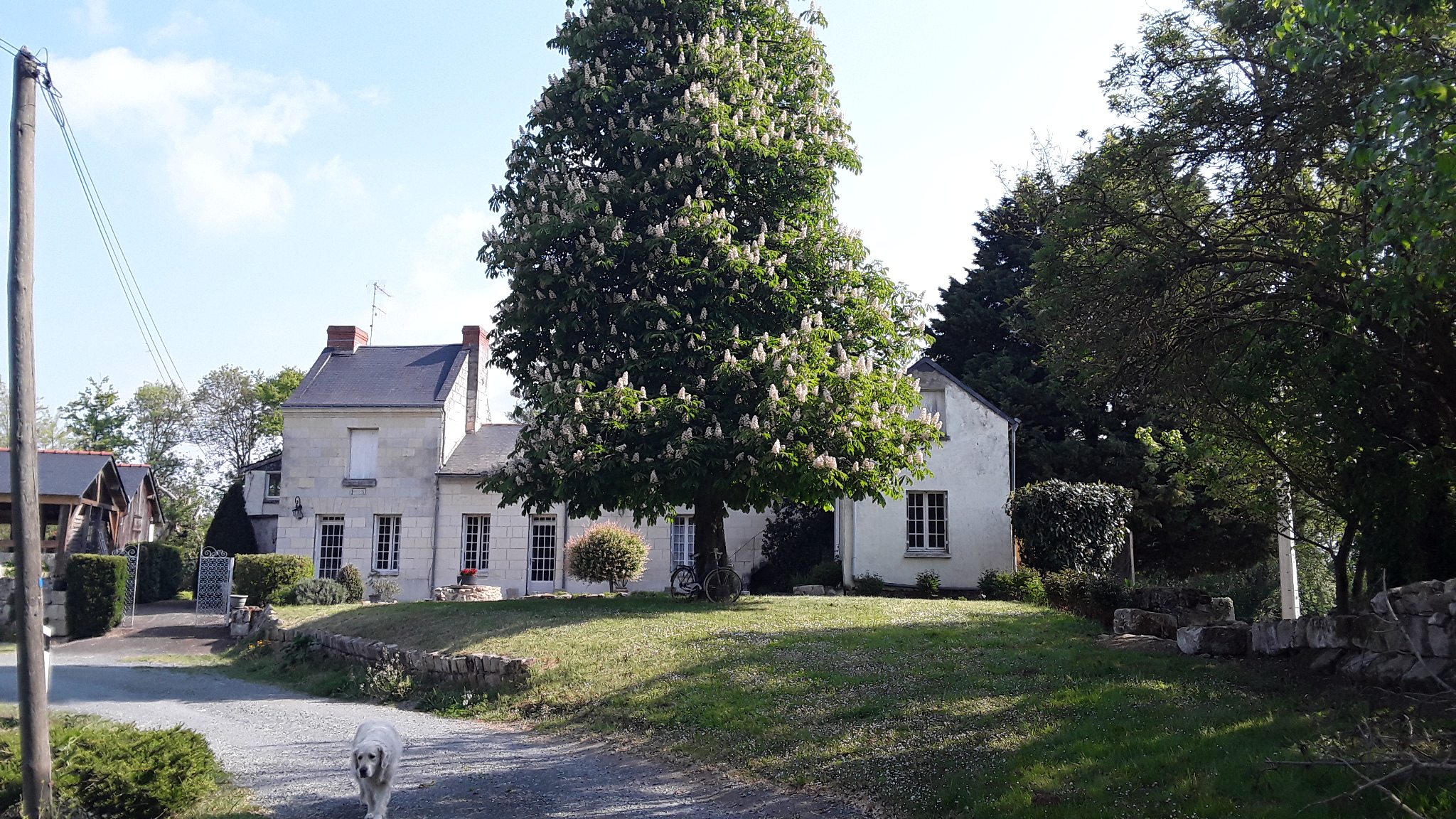 Façade maison en arrivant