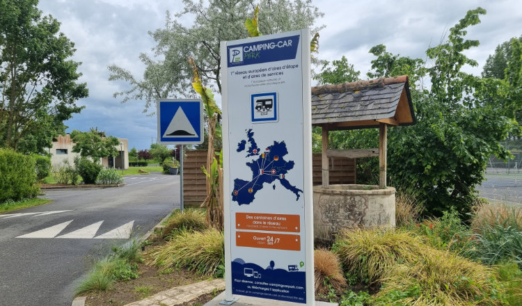 Aire Camping-Car Park de Cinq-Mars-la-Pile