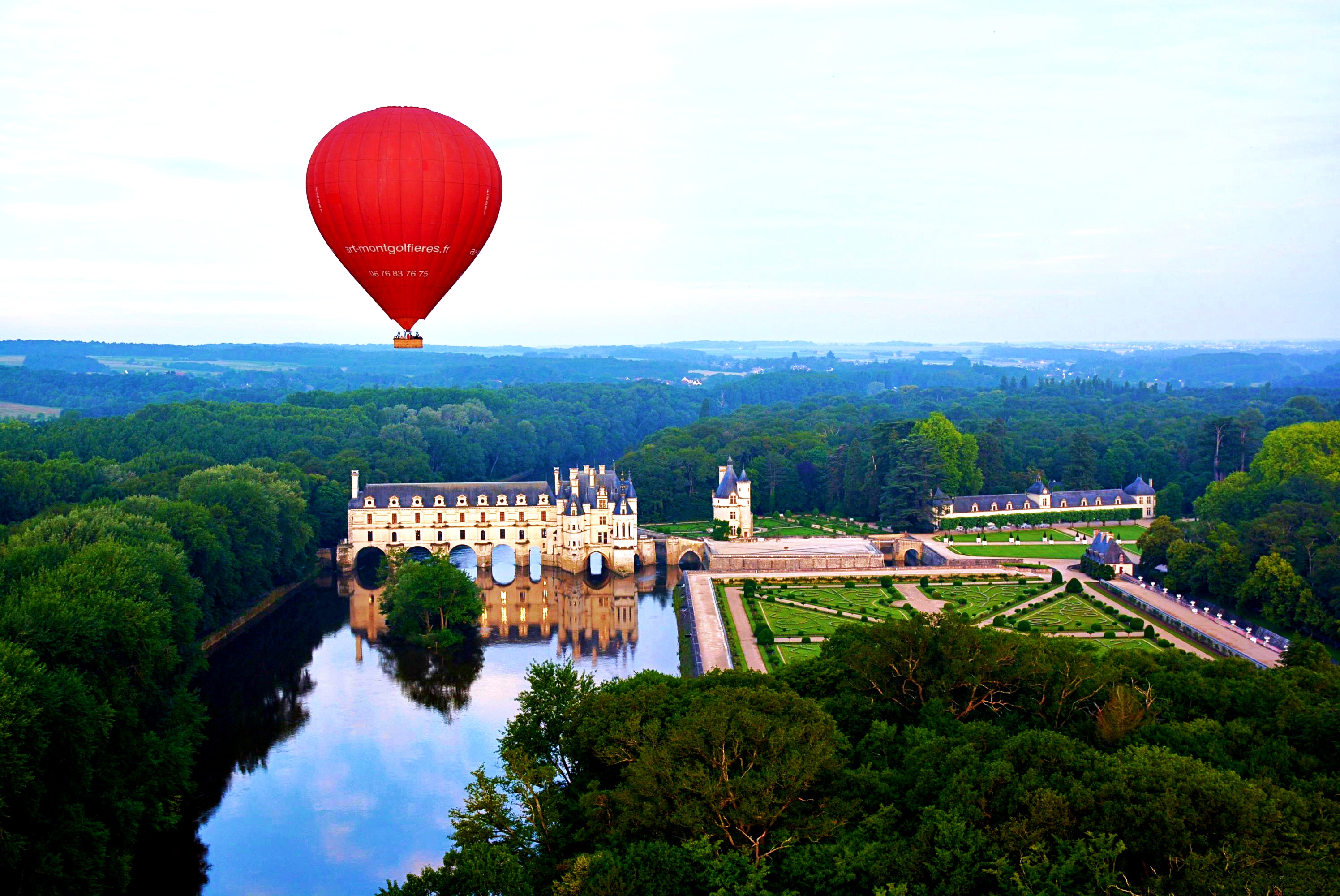 Vol sur le Cher à Chenonceaux