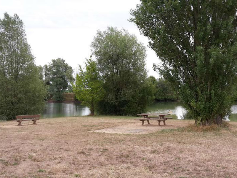 aire de pique nique courcelles de touraine