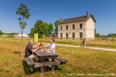 4_gite-de-groupe-gare-de-ligre-sur-la-voie-verte_jean-christophe-coutand_2031-12-31_medium