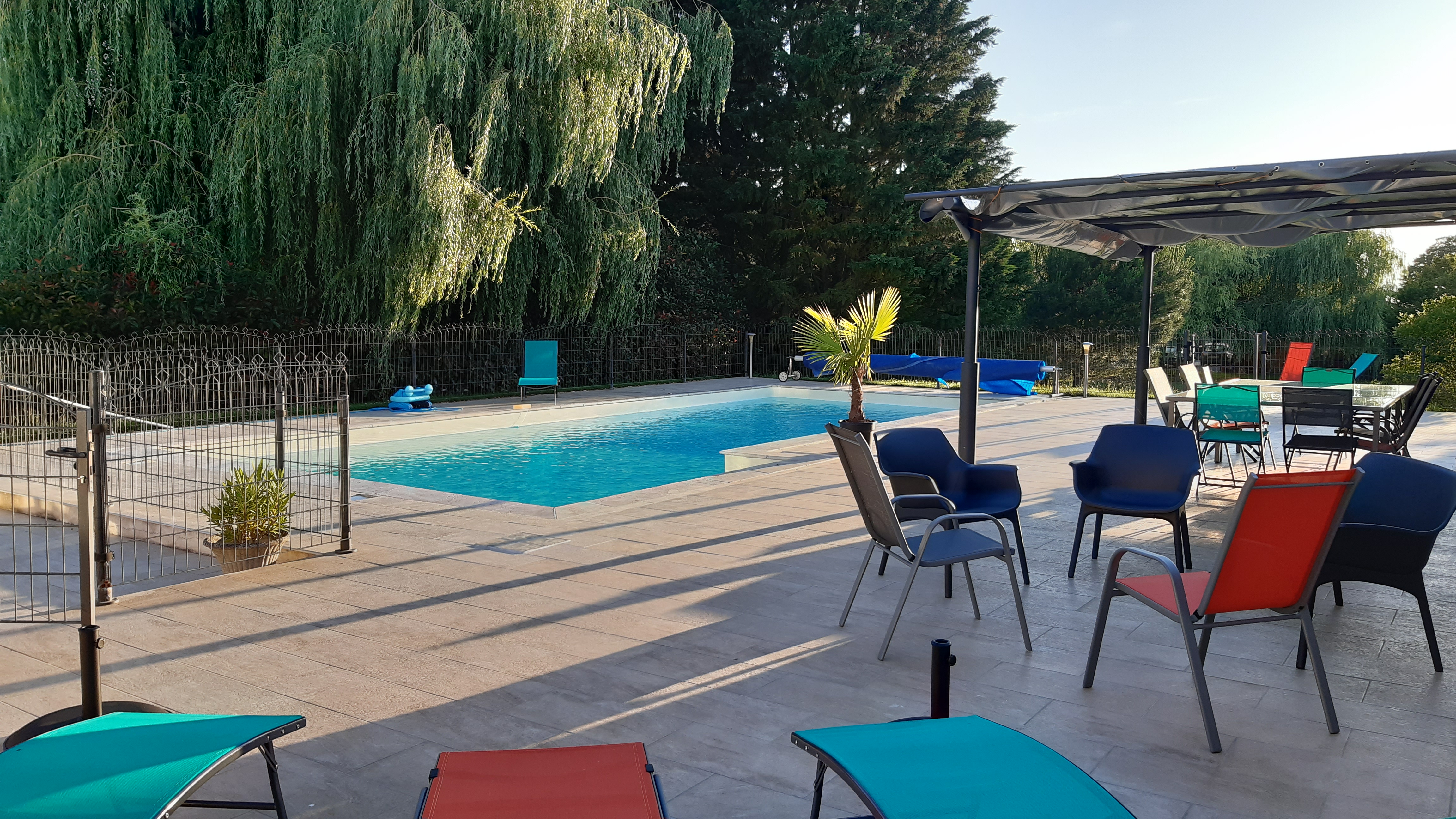 Cap Engreffières piscine et transats