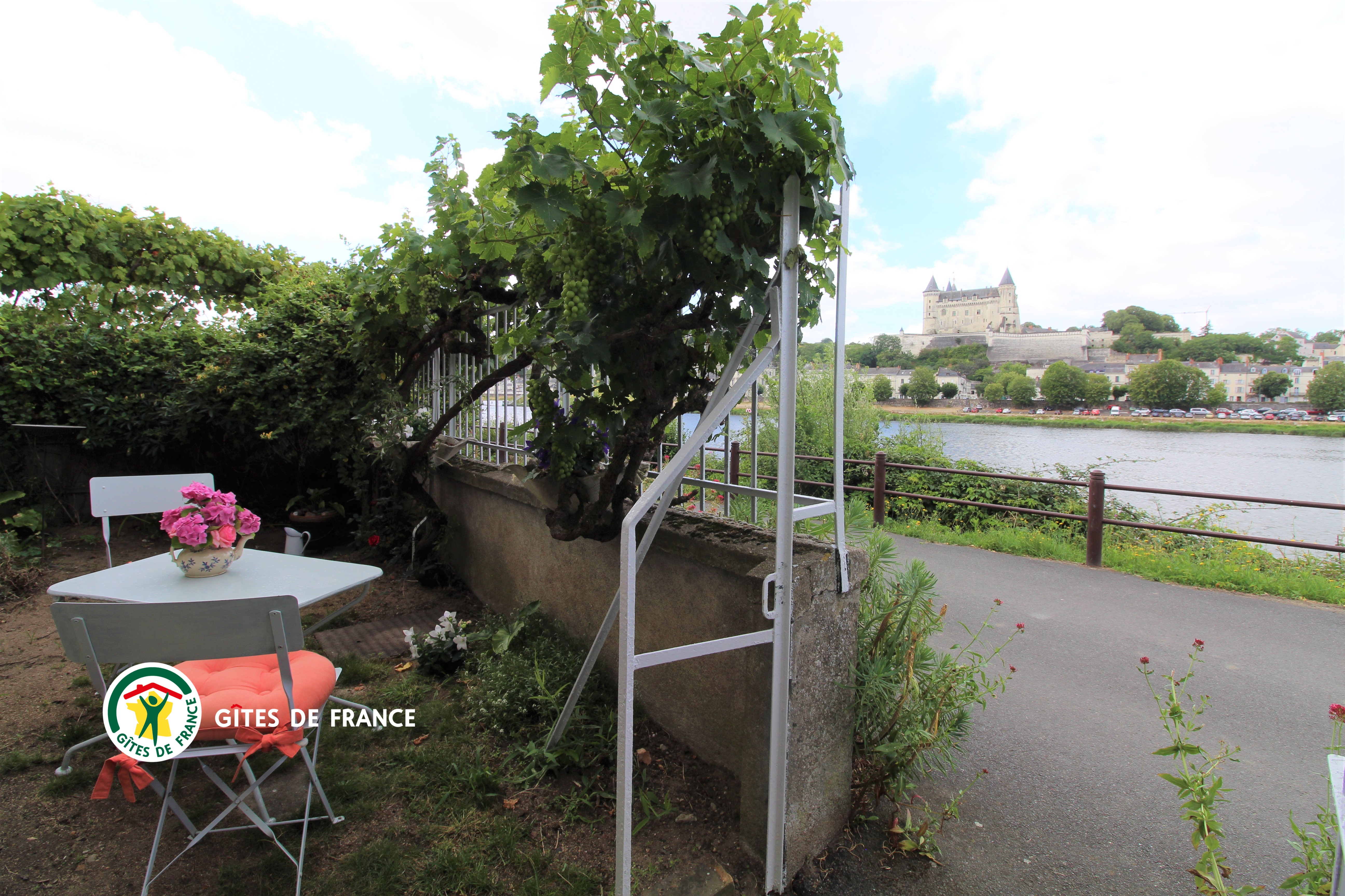 Gite sur les quais de la Loire et vue sur le château
