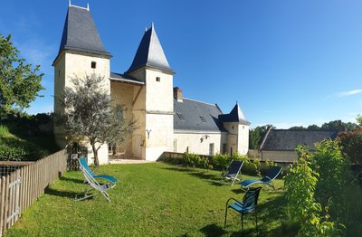 Logis Escale - Jardin en été