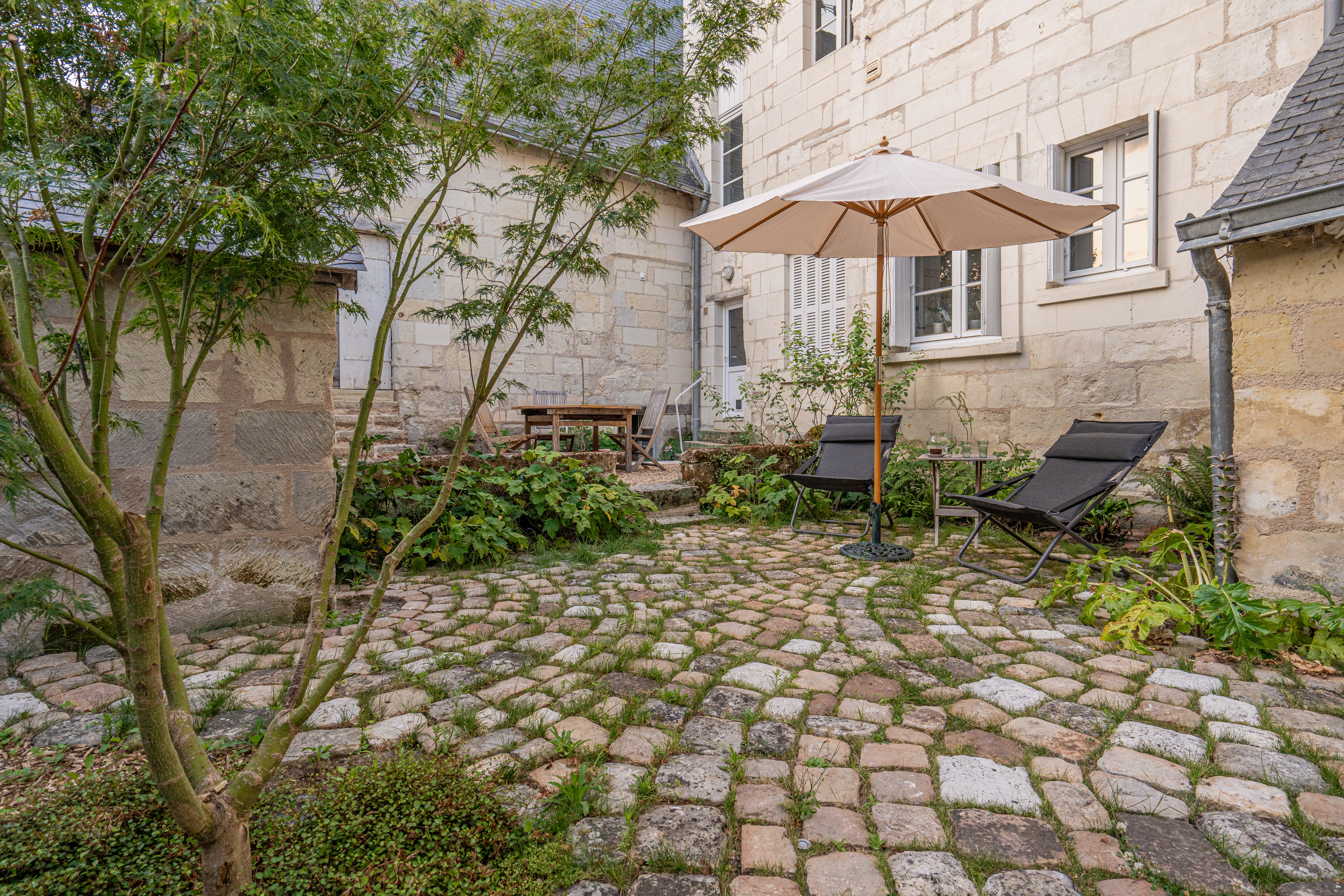 Cour privée Léonard