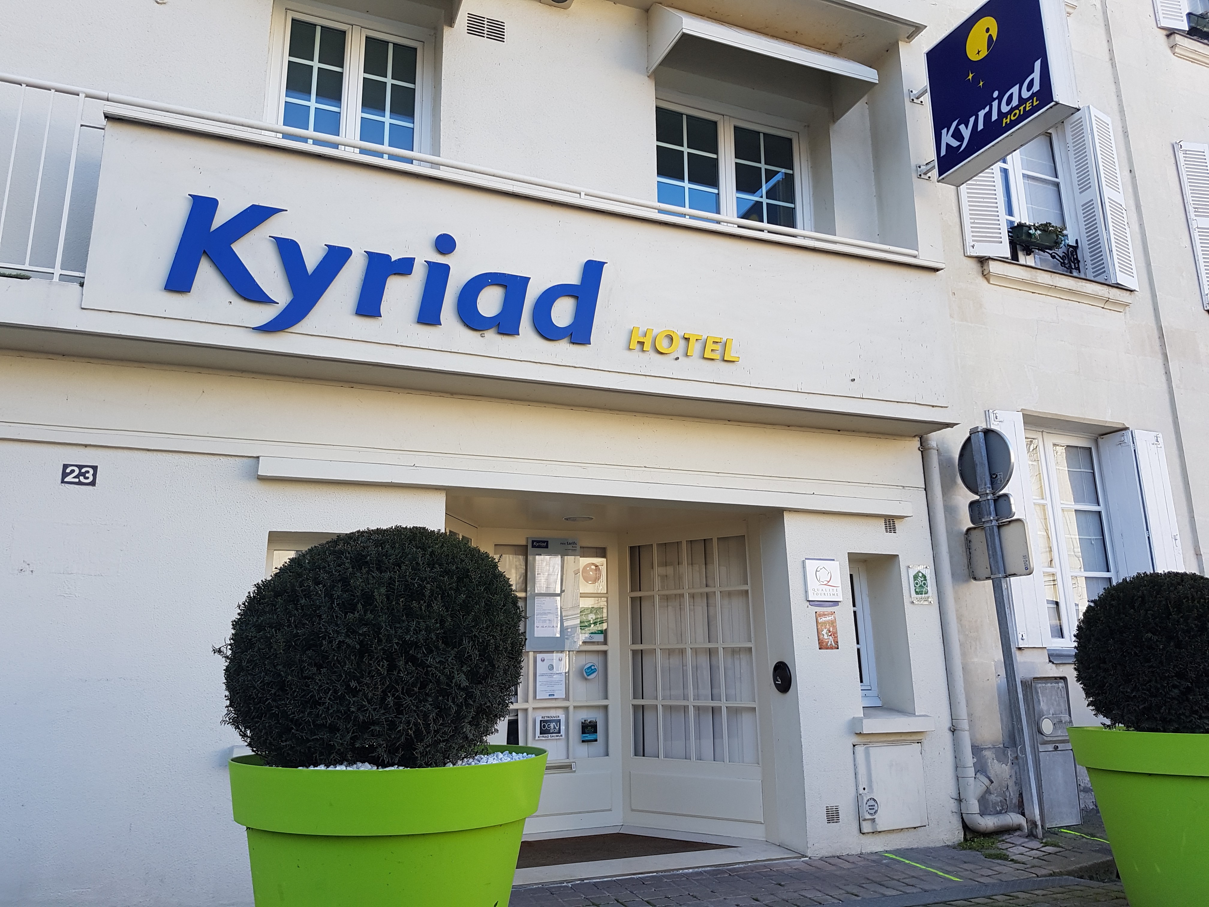 Façade Kyriad Saumur Centre