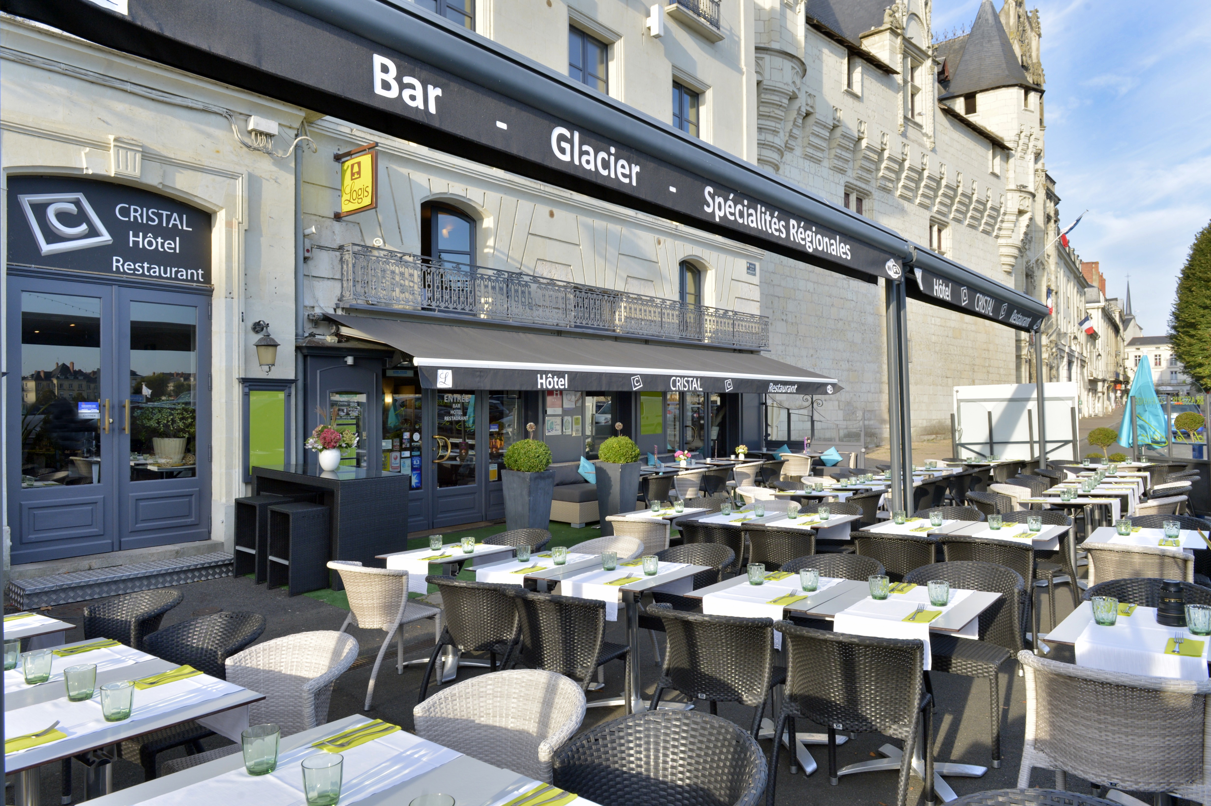 Terrasse agréable pouvant accueillir jusqu'a 150 personnes