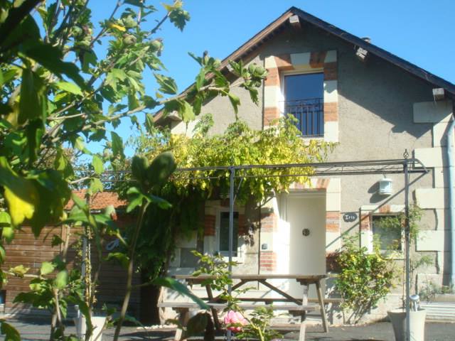 CHEILLE-clos de la touche
