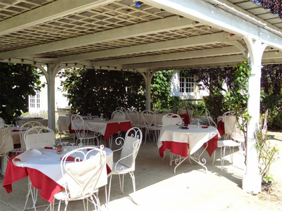 terrasse-moulin-bleu-bourgueil