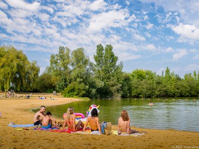 Lac d'Hommes - Plage et baignade