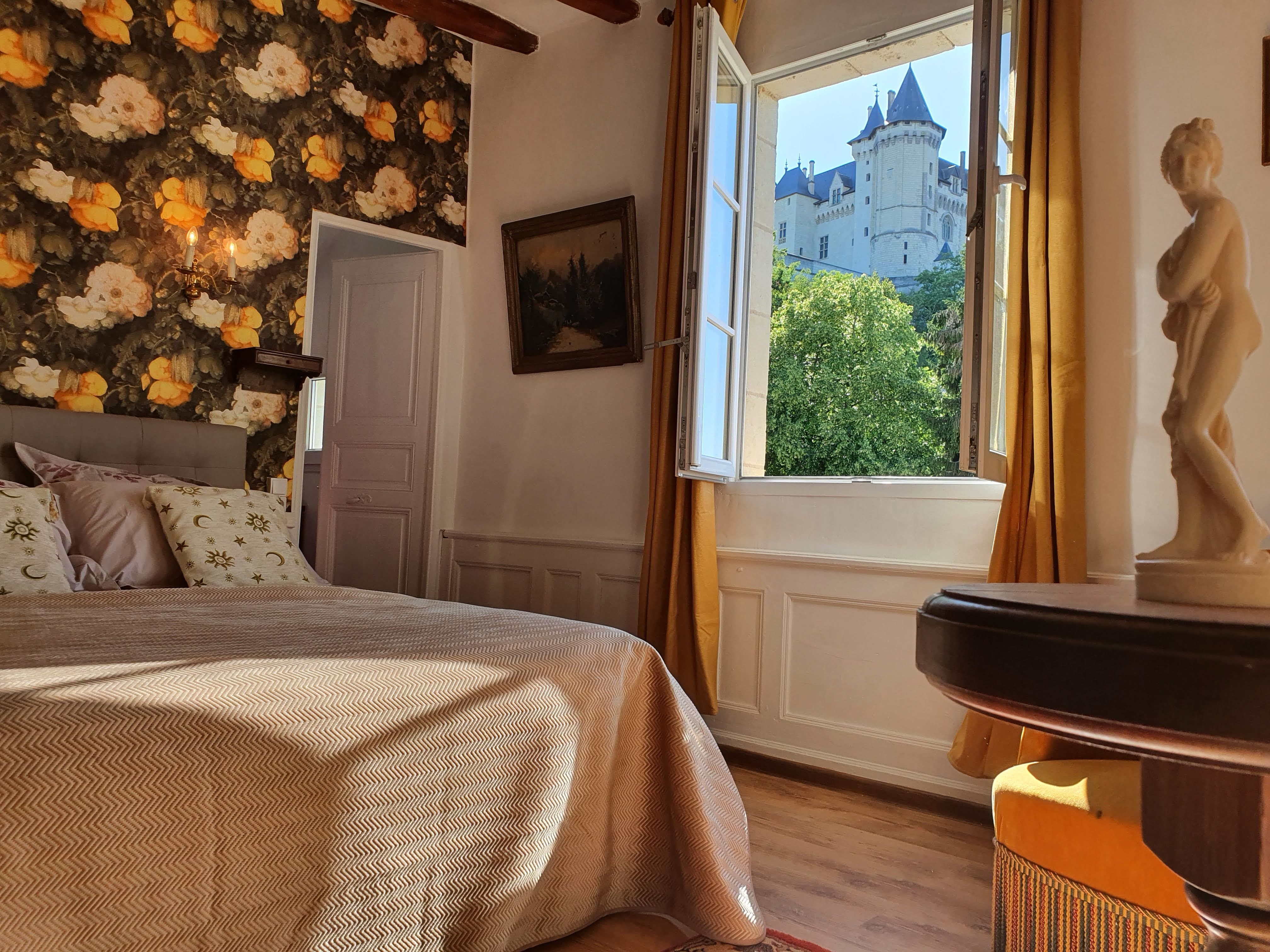 Chambre 1 (passage dans 2 petites chambres)