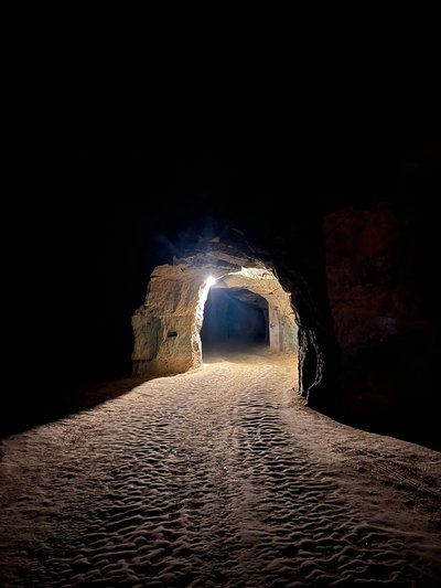 Visite_de_cave_troglo_a_St_Nicolas_de_Bourgueil-236803