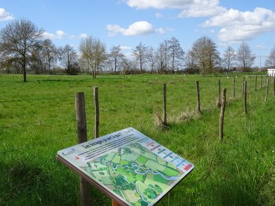 Un des panneaux de la promenade