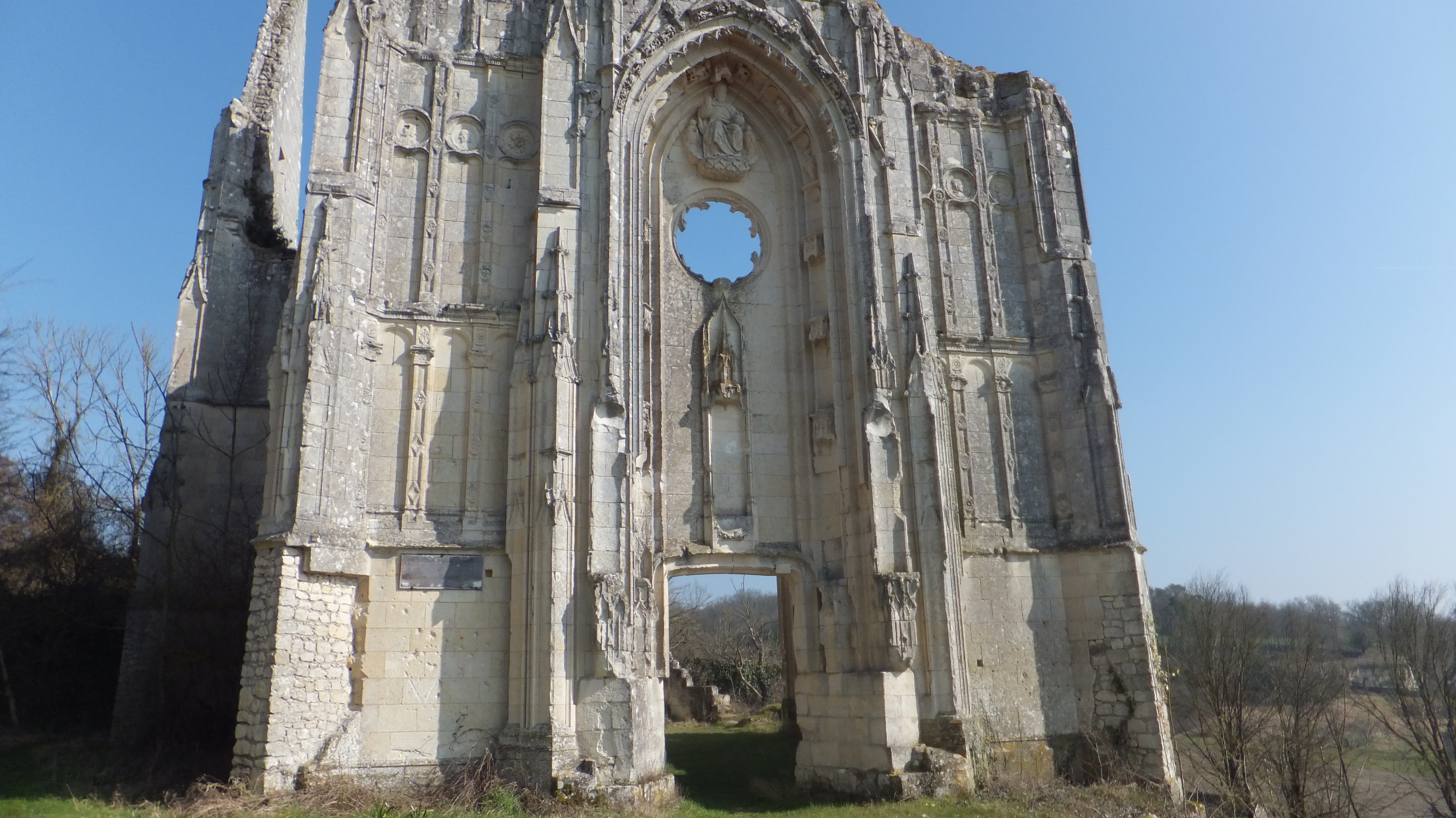 La collégiale des Roches Tranchelion